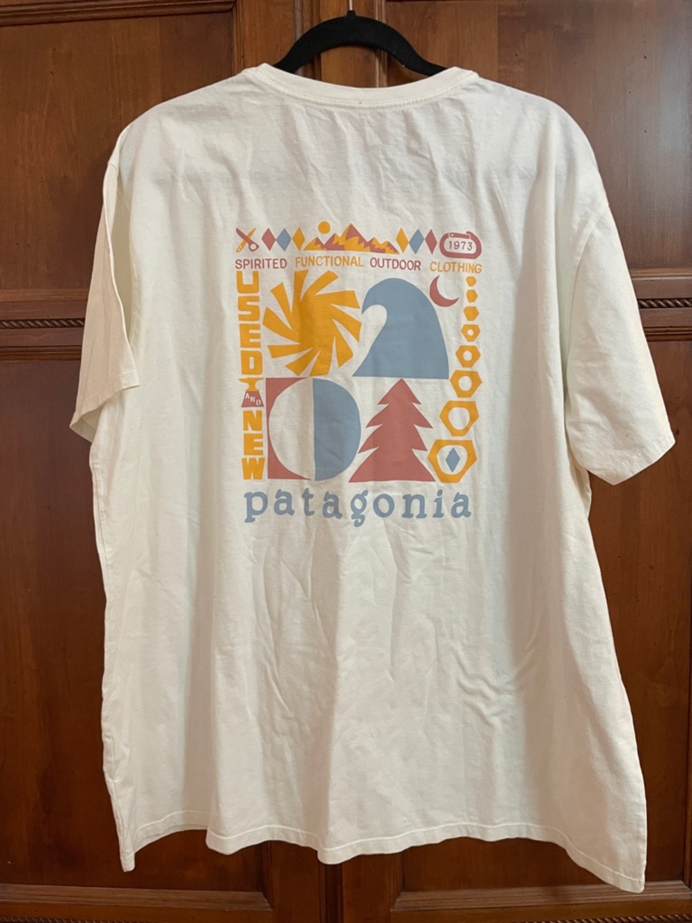 Patagonia Cream Graphic Tee, New, XXL